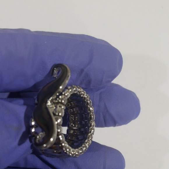 Elegant Silver tone Mustache Design Stretch Ring - Women's Fashion Jewelry - Picture 4 of 9